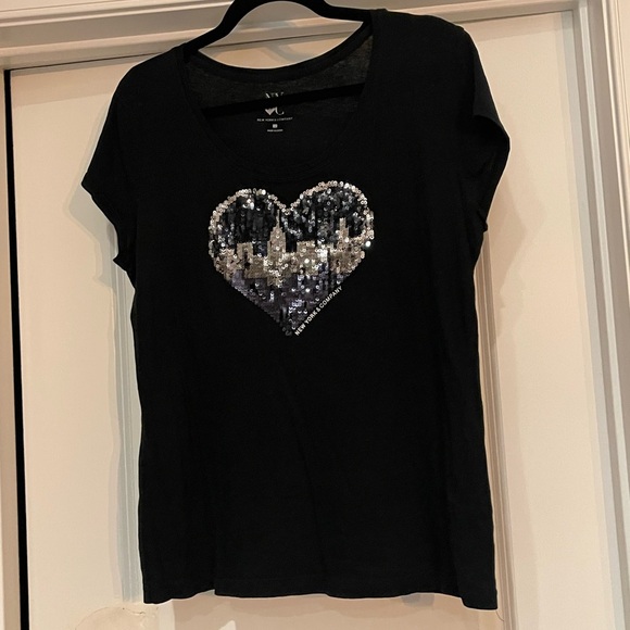 ⭐️New York & Company Black Tee with Sequin Heart - Picture 1 of 3